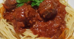 Hobnob Spaghetti Bolognese (Chicken/beef)
