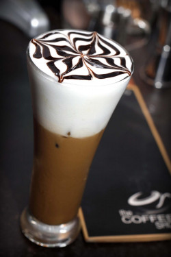 ICED CAFE MOCHA (Dark/White)