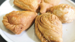 SPIRAL CURRY PUFF