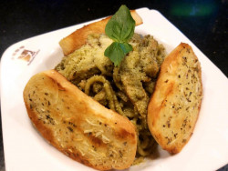 Spaghetti Pasto sauce with Chicken
